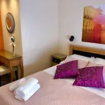 Casa Golfinho בית נופש *